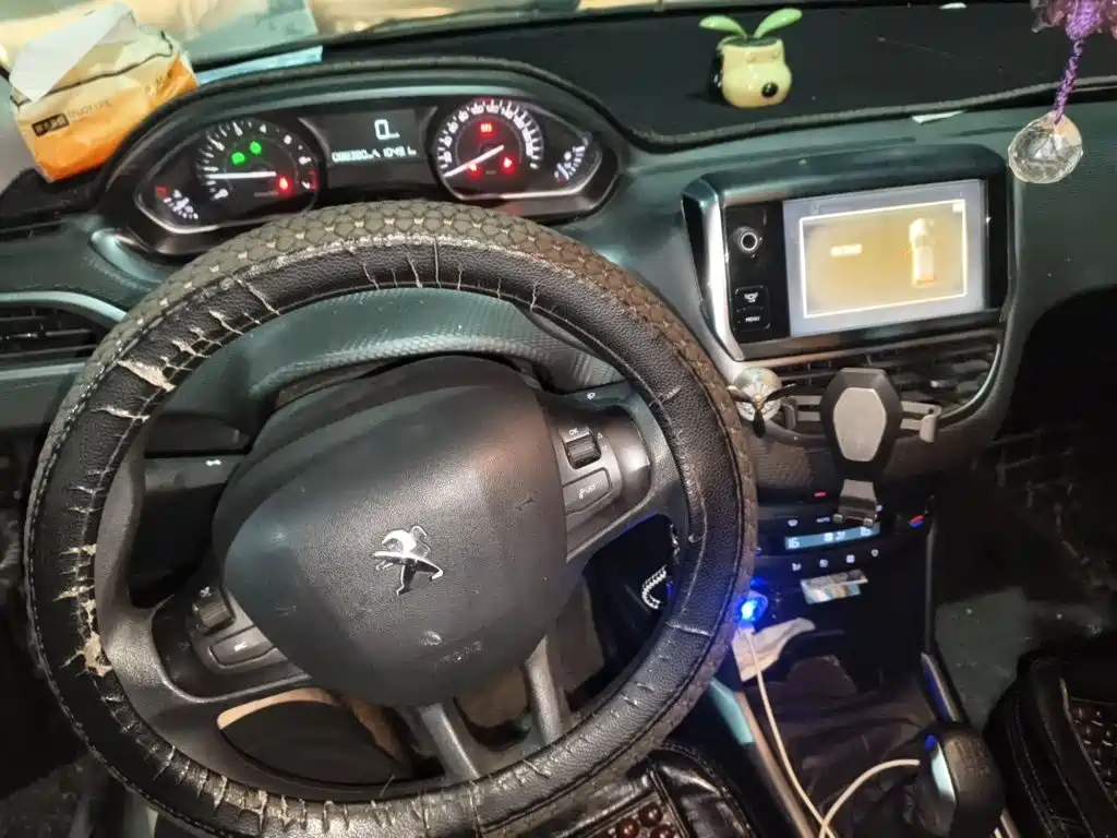 Peugeot 2008 — миниатюра 10