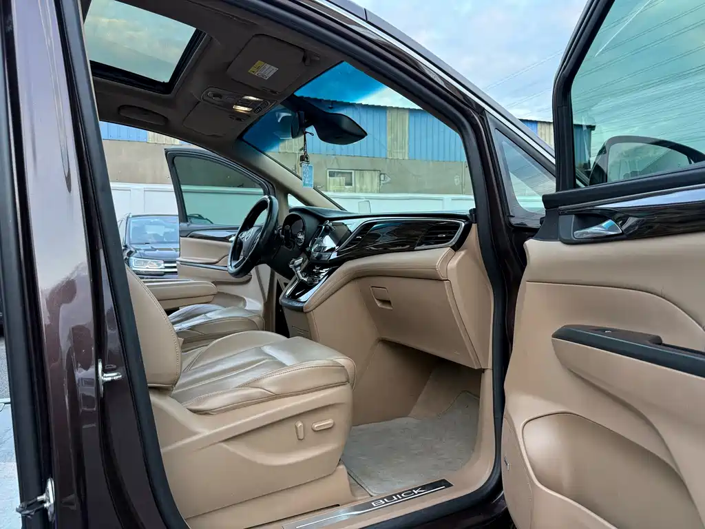 Buick GL8 — миниатюра 12
