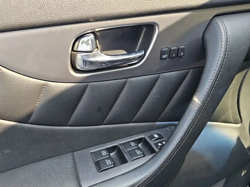 Infiniti FX 2011 FX35 Standard