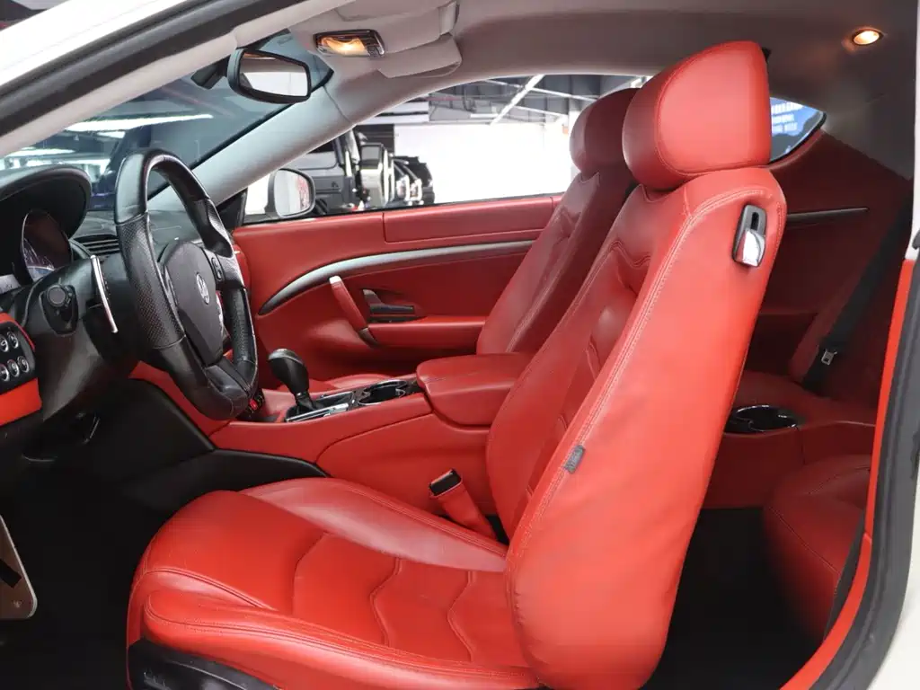 Maserati GranTurismo 2013 4.2L AT
