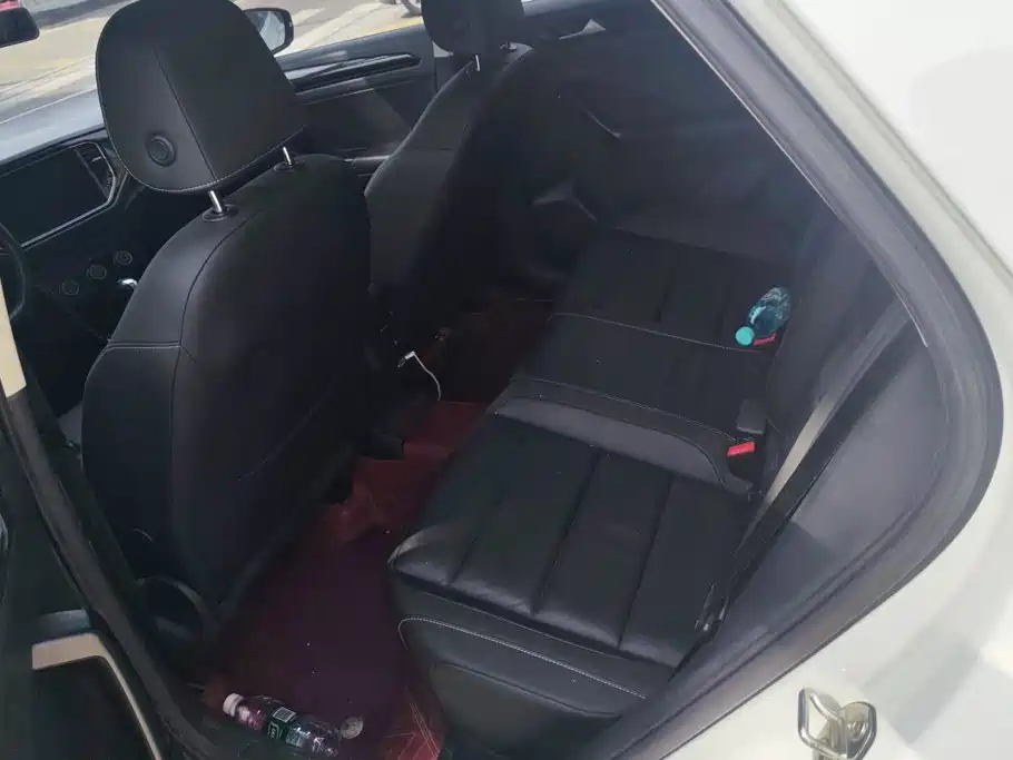 Volkswagen T-Roc — миниатюра 11