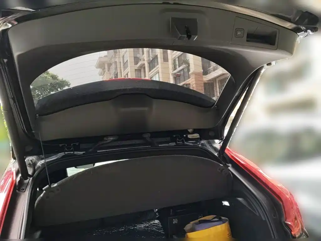 Cadillac XT4 — миниатюра 16