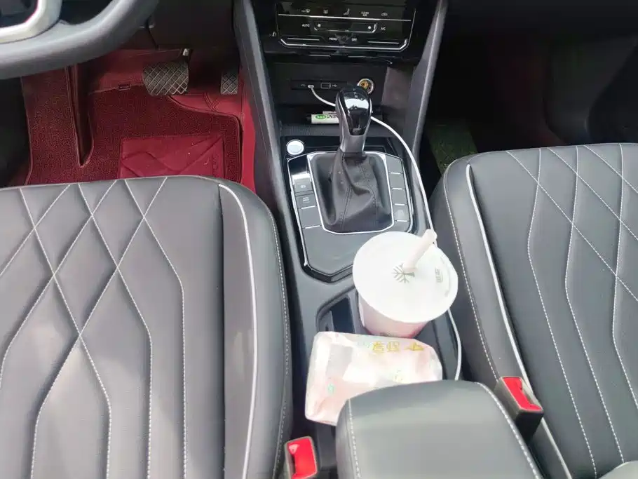 Volkswagen Tiguan L — миниатюра 16