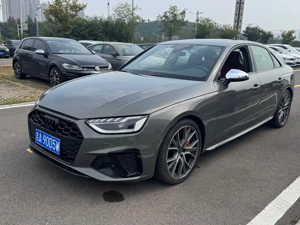 Audi S4