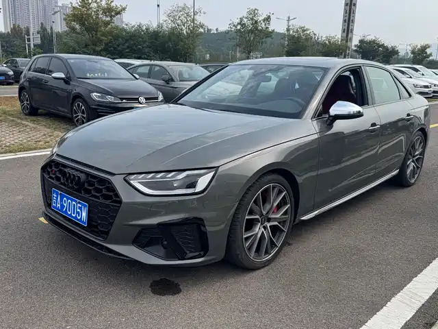 Audi S4