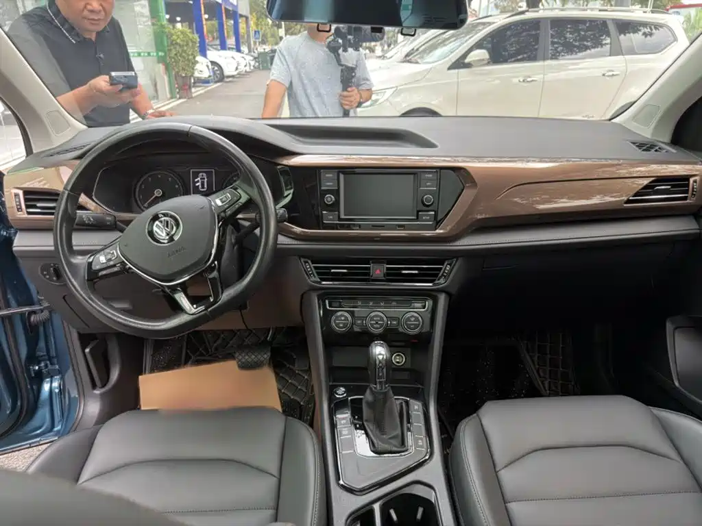 Volkswagen Tharu — миниатюра 11