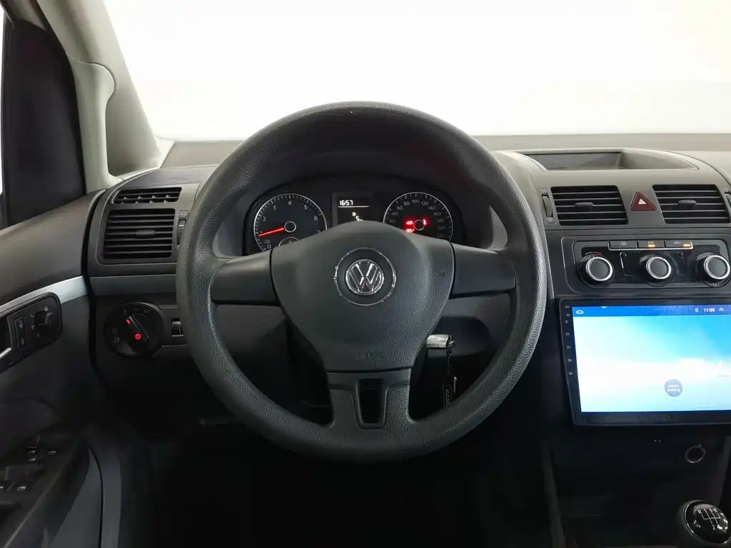 Volkswagen Touran — миниатюра 12