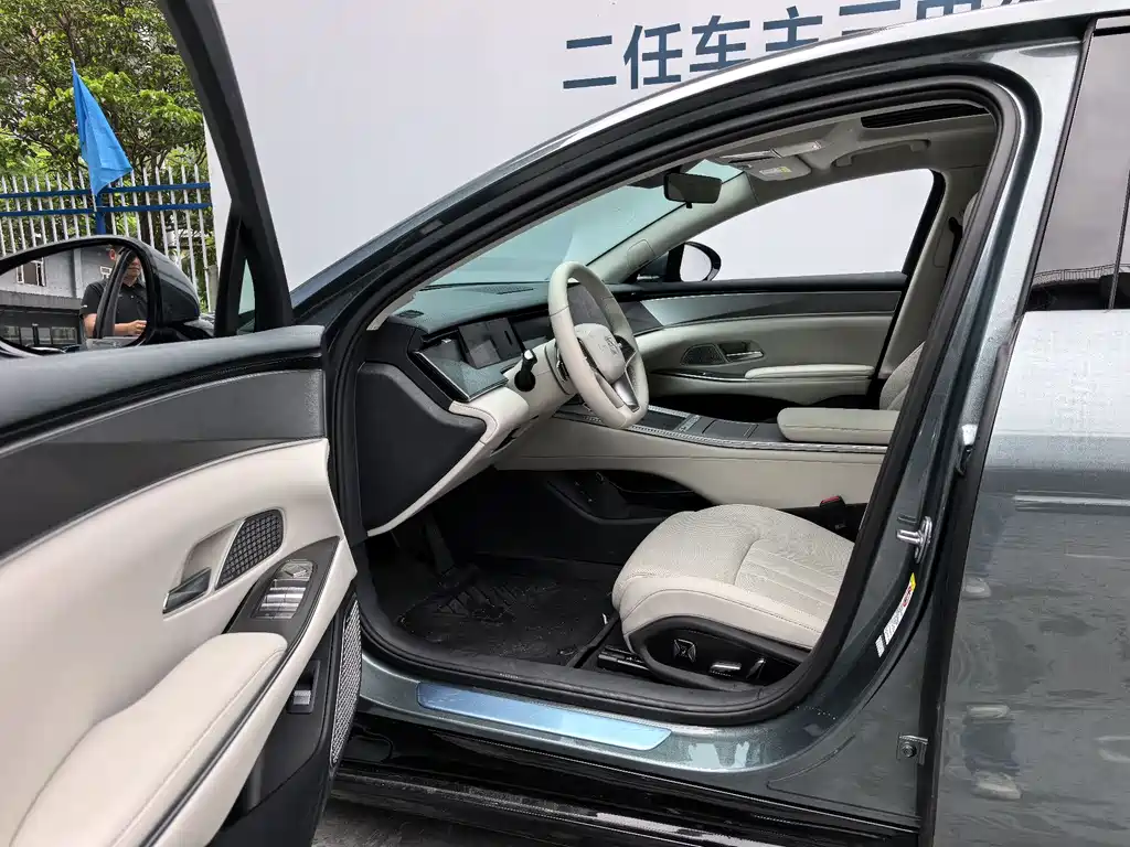 BYD Han L 2025 DM-i 200KM Premium