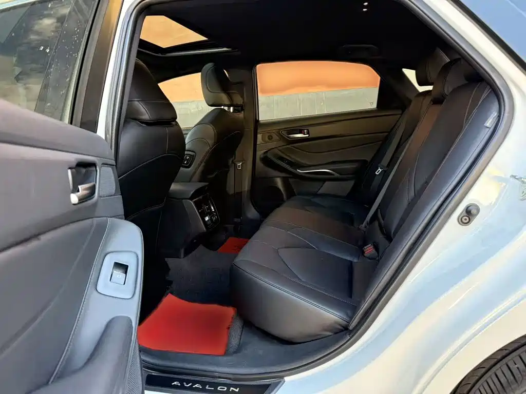 Toyota Avalon — миниатюра 16
