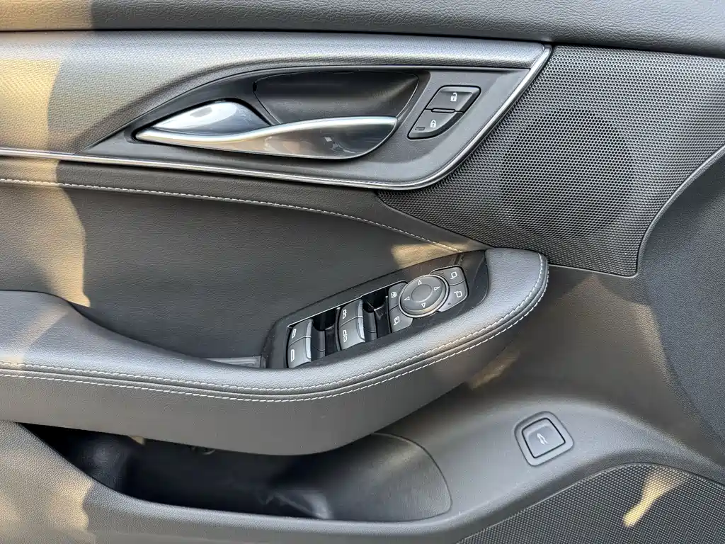 Cadillac CT5 — миниатюра 17
