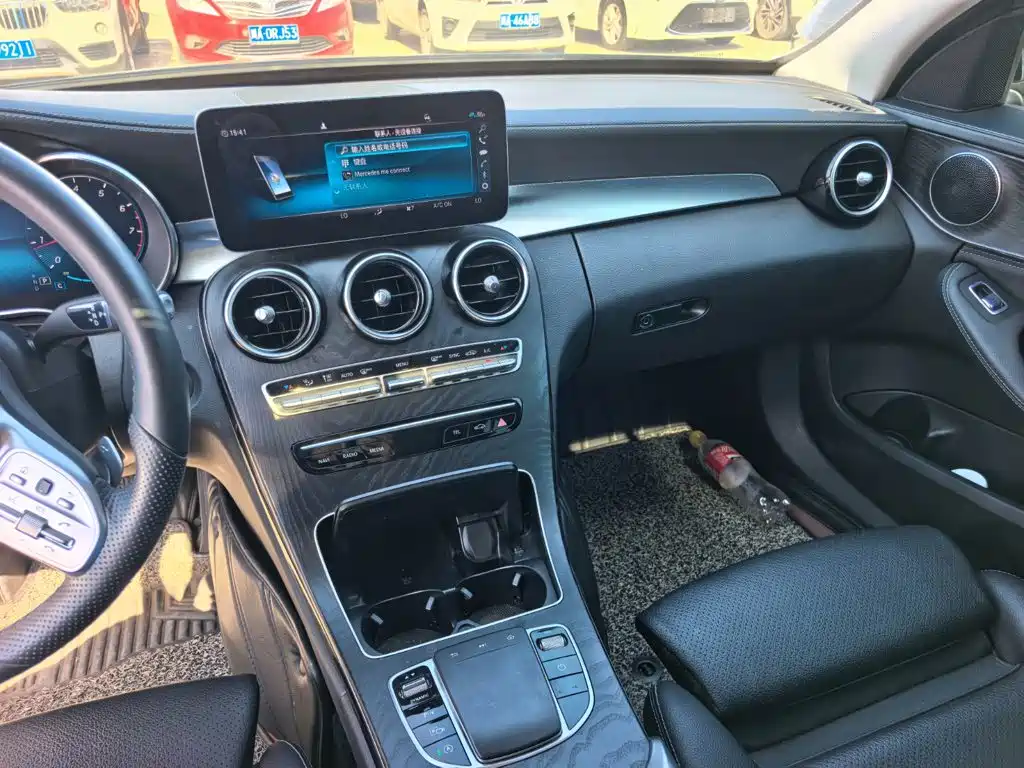 Mercedes-Benz C-Class — миниатюра 12