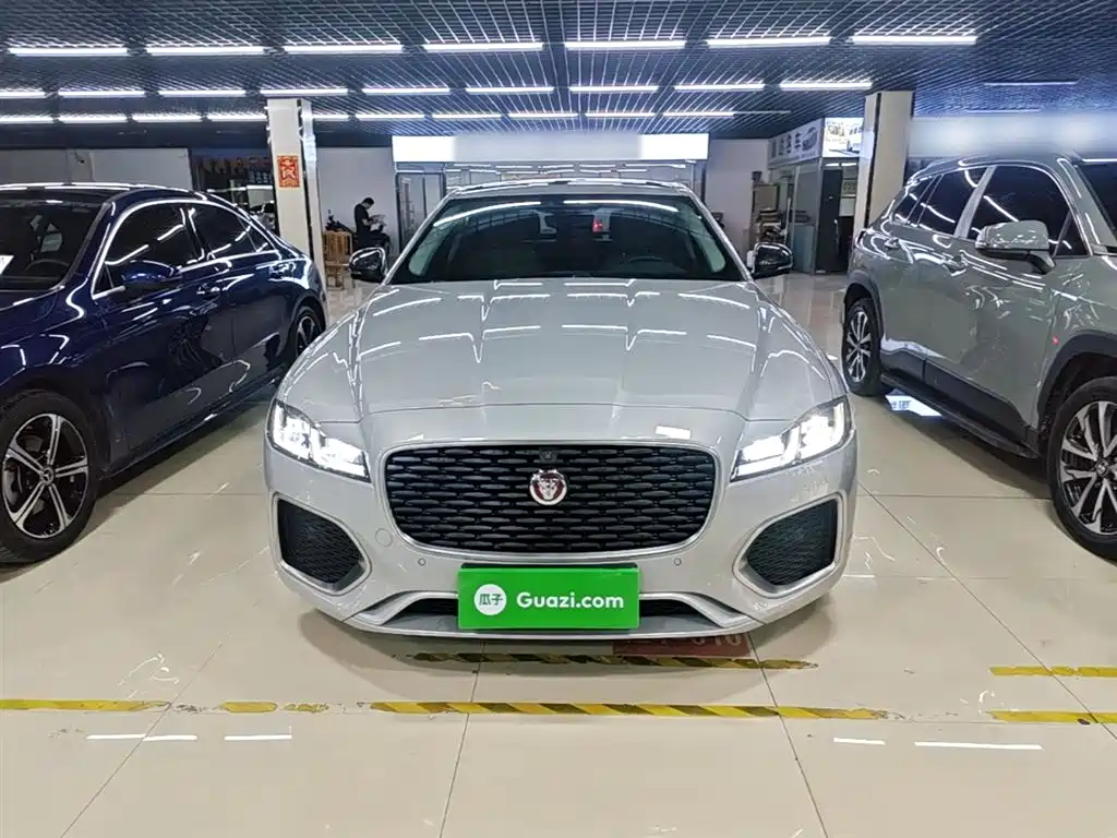 Jaguar XFL 2024 2.0T P250 Premium Luxury
