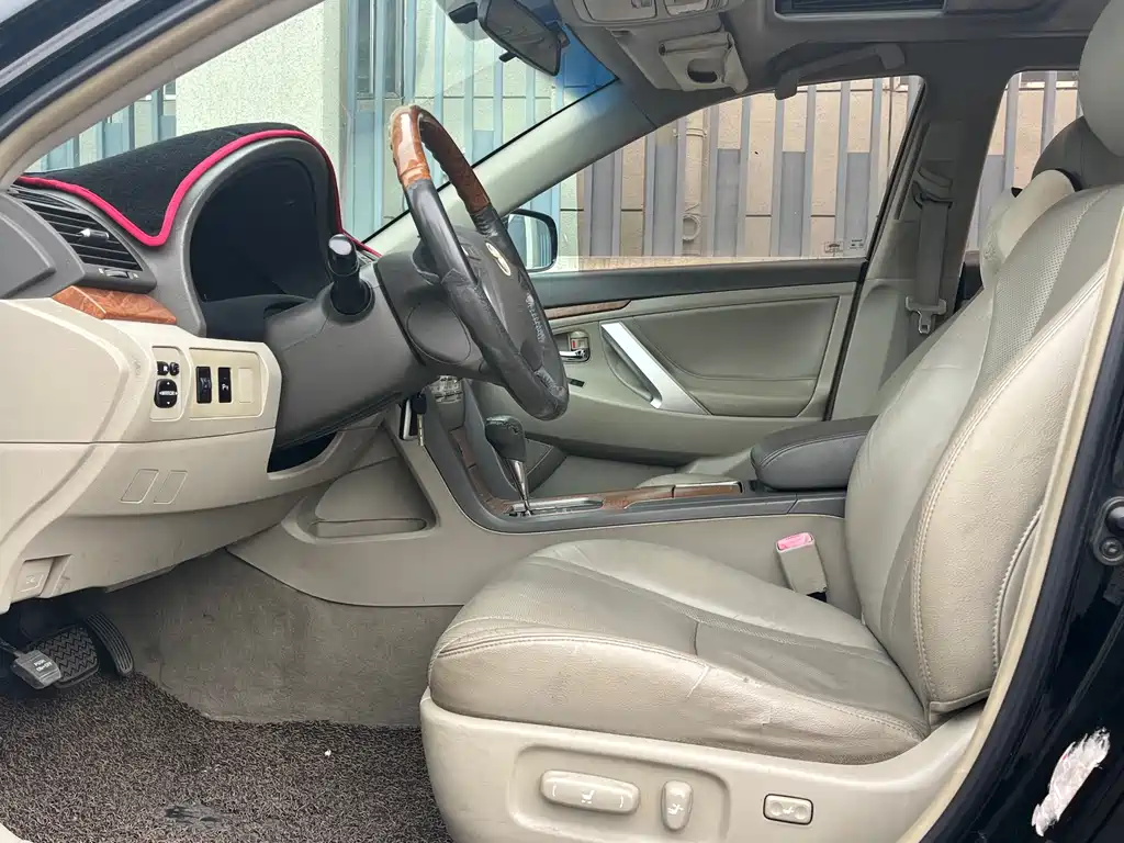 Toyota Camry — миниатюра 9