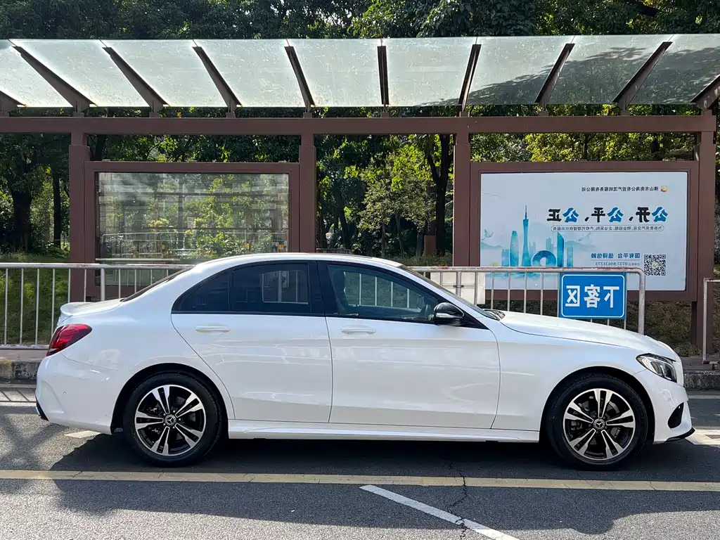 MERCEDES-BENZ C CLASS