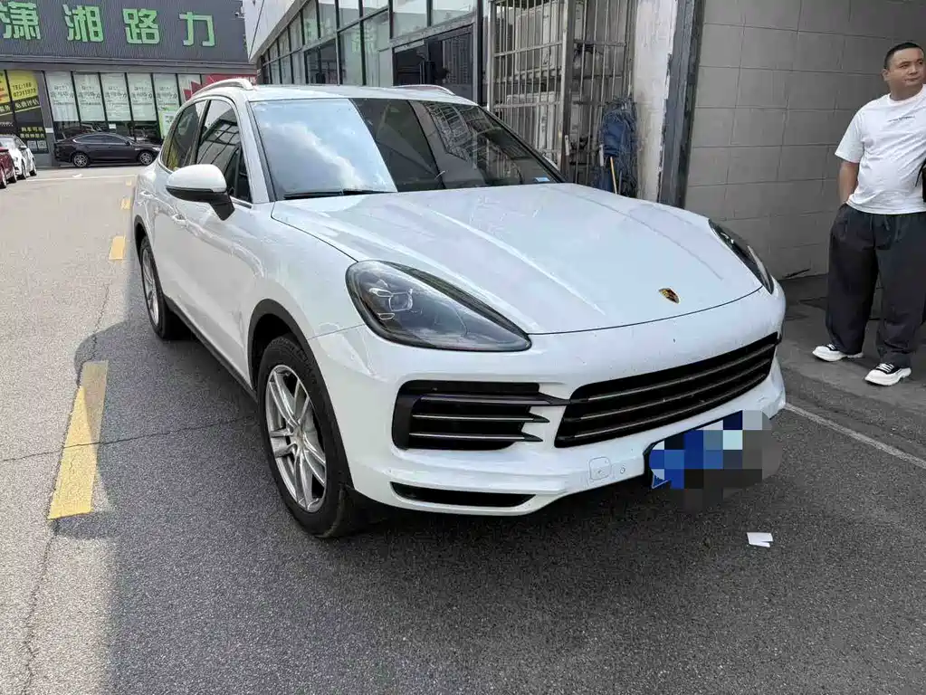 Porsche Cayenne — миниатюра 2