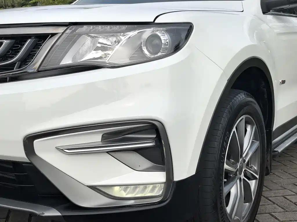 Geely Boyue — миниатюра 10