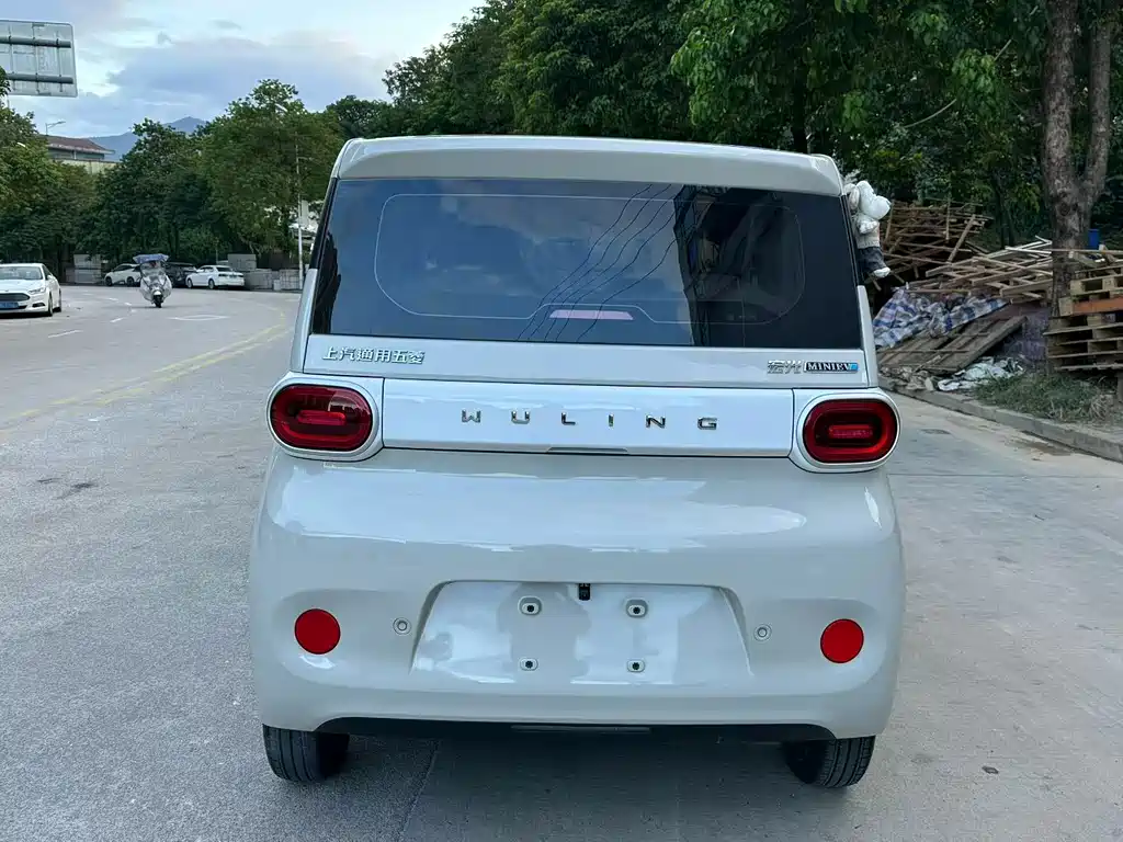Wuling MINIEV — миниатюра 4