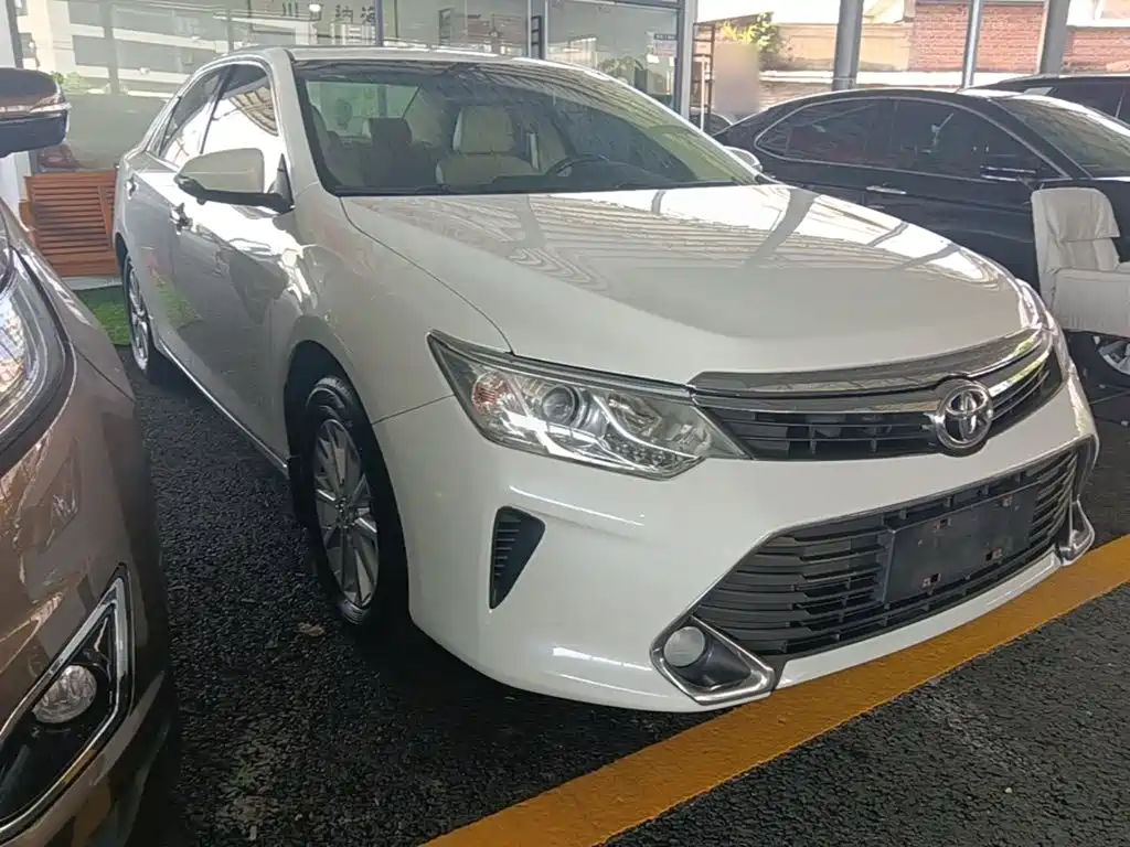 Toyota Camry 2015 2.0G Lead