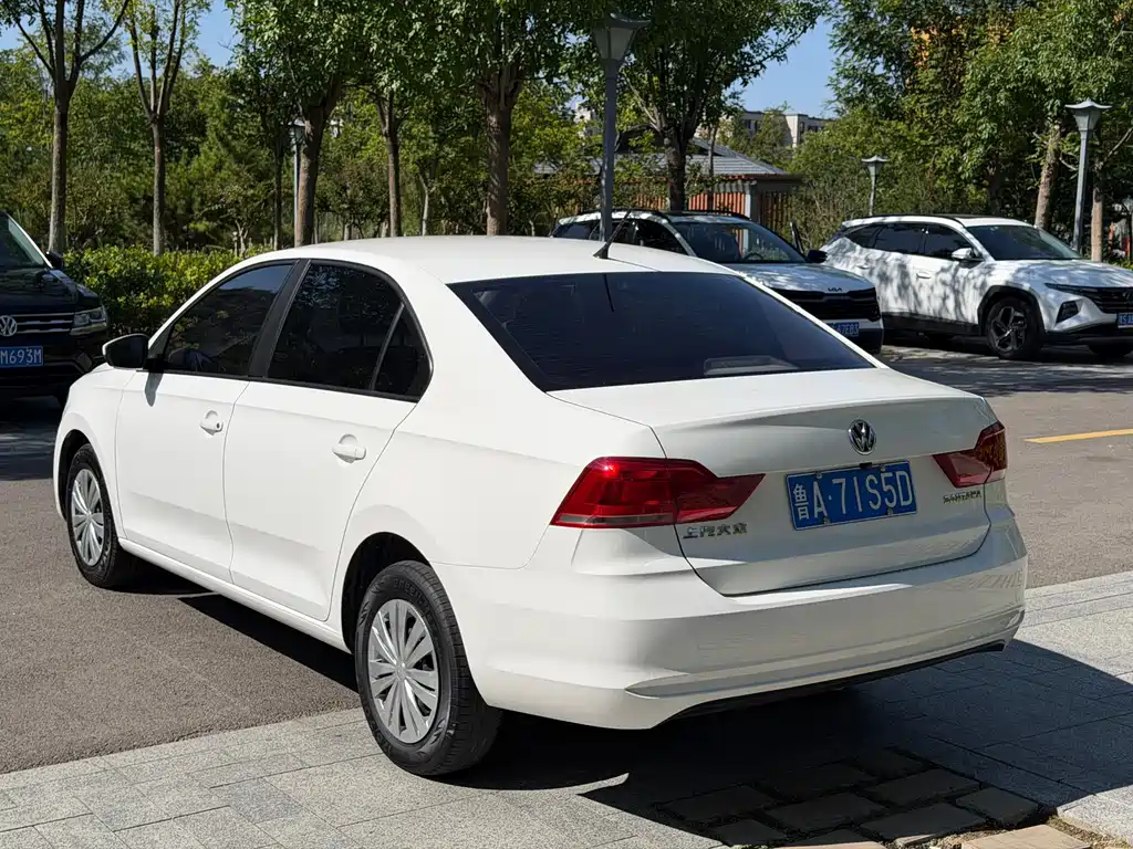 Volkswagen Santana — миниатюра 5