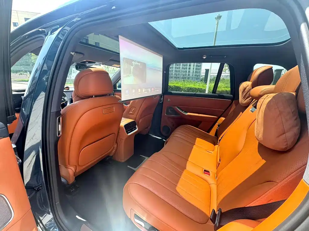Aito M8 2025 Ultra 53.4kWh 5 мест (192 )