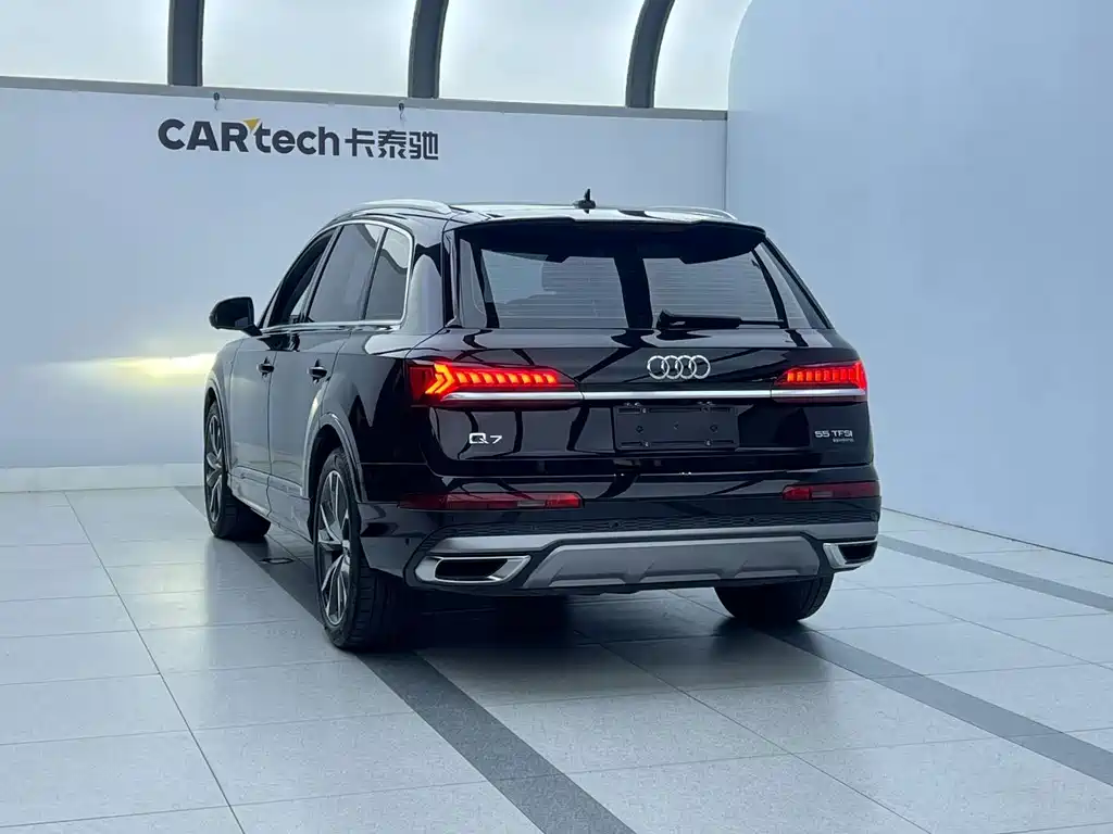 Audi Q7 — миниатюра 5