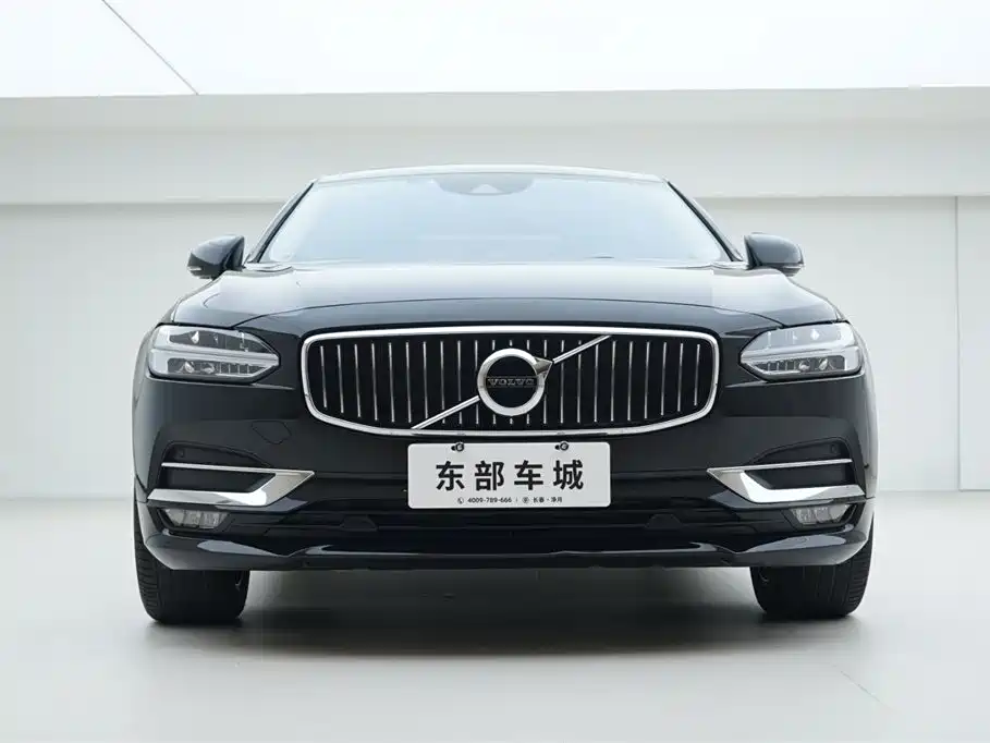 VOLVO  S90