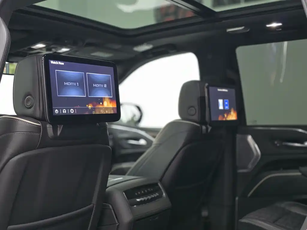 Cadillac Escalade — миниатюра 17