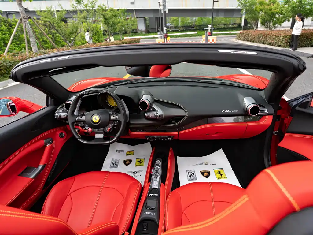 Ferrari F8 — миниатюра 6