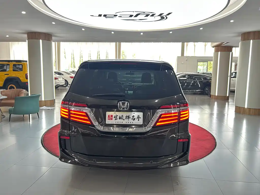Honda Elysion — миниатюра 6