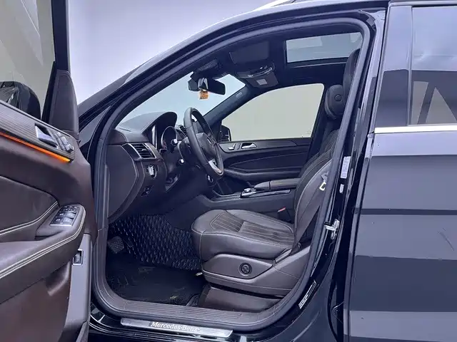 Mercedes-Benz GLE (Import) — миниатюра 6