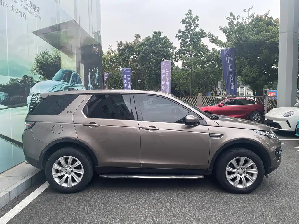 Land Rover Discovery Sport — миниатюра 12
