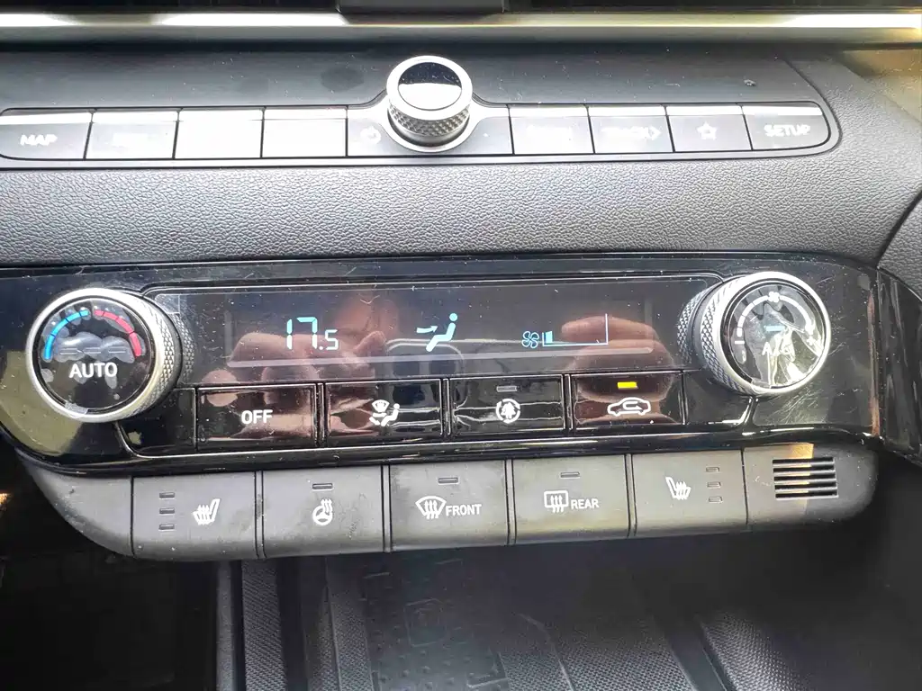 Hyundai Elantra — миниатюра 27