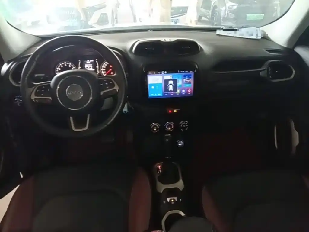 Jeep Renegade — миниатюра 10