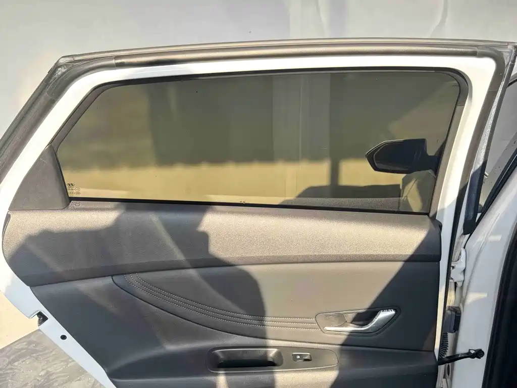 Hyundai Elantra — миниатюра 32