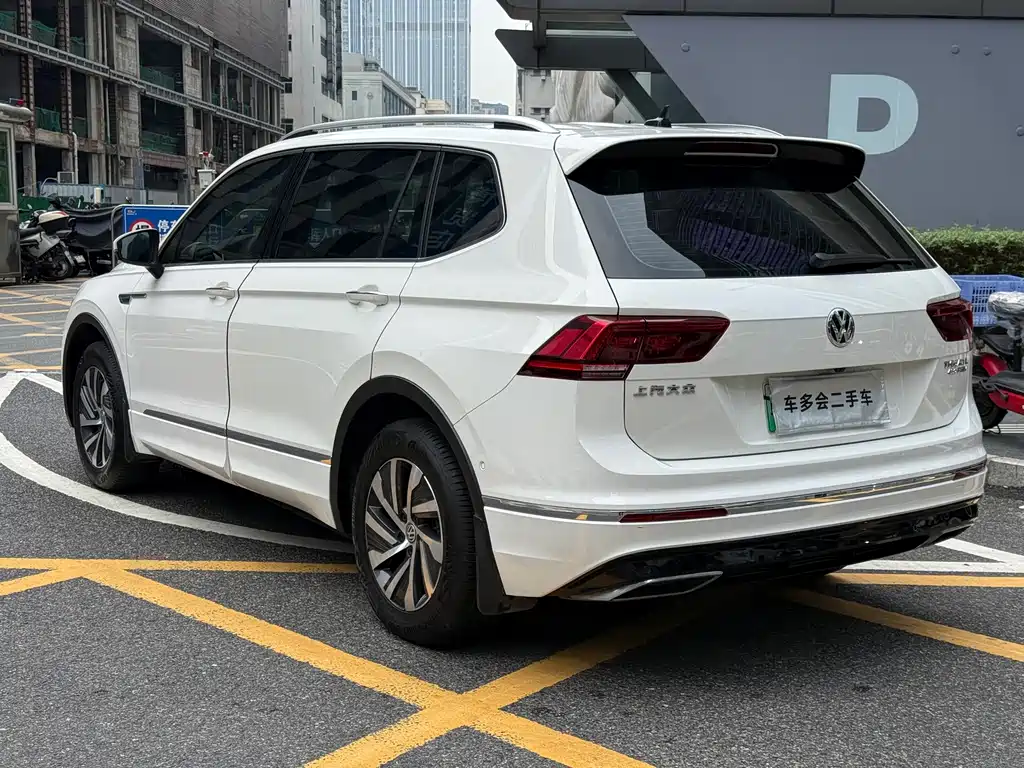 Volkswagen Tiguan L PHEV — миниатюра 4