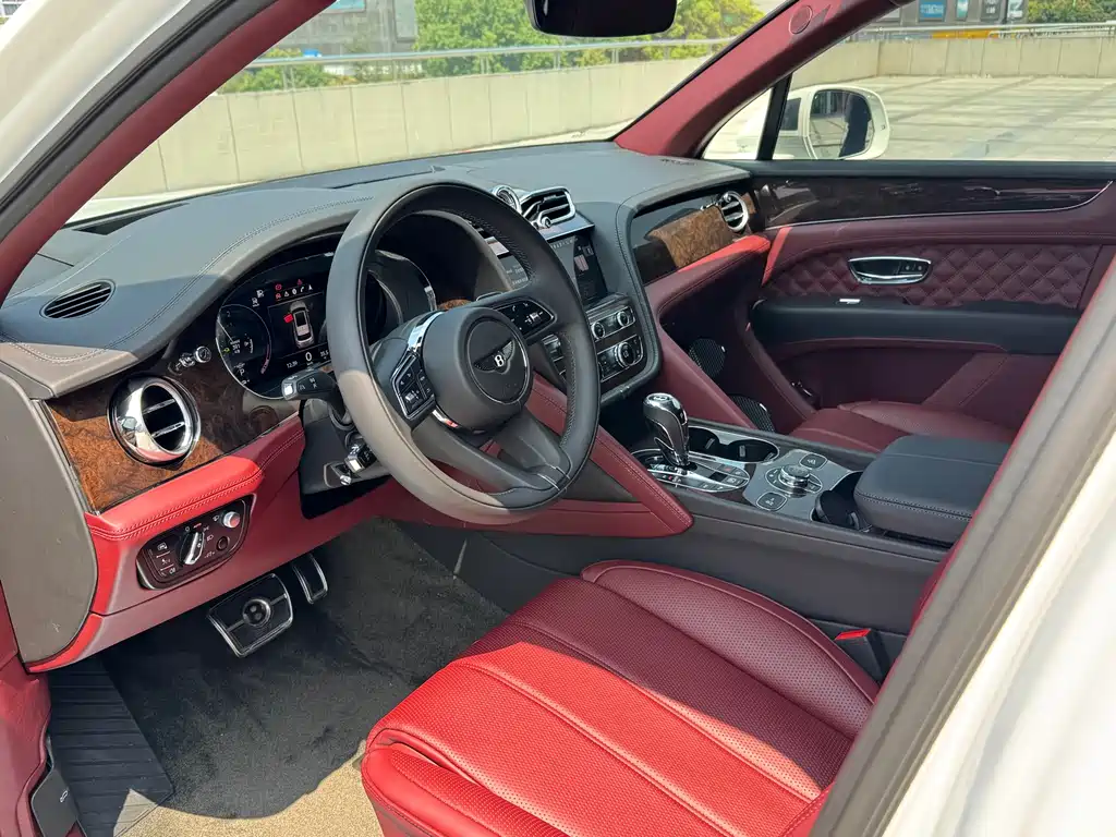 BENTLEY TIMYUE PLUG IN HYBRID