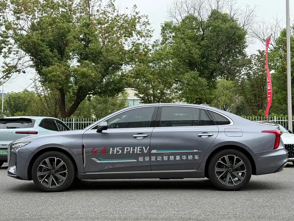 Hongqi Hongqi H5 PHEV — миниатюра 6
