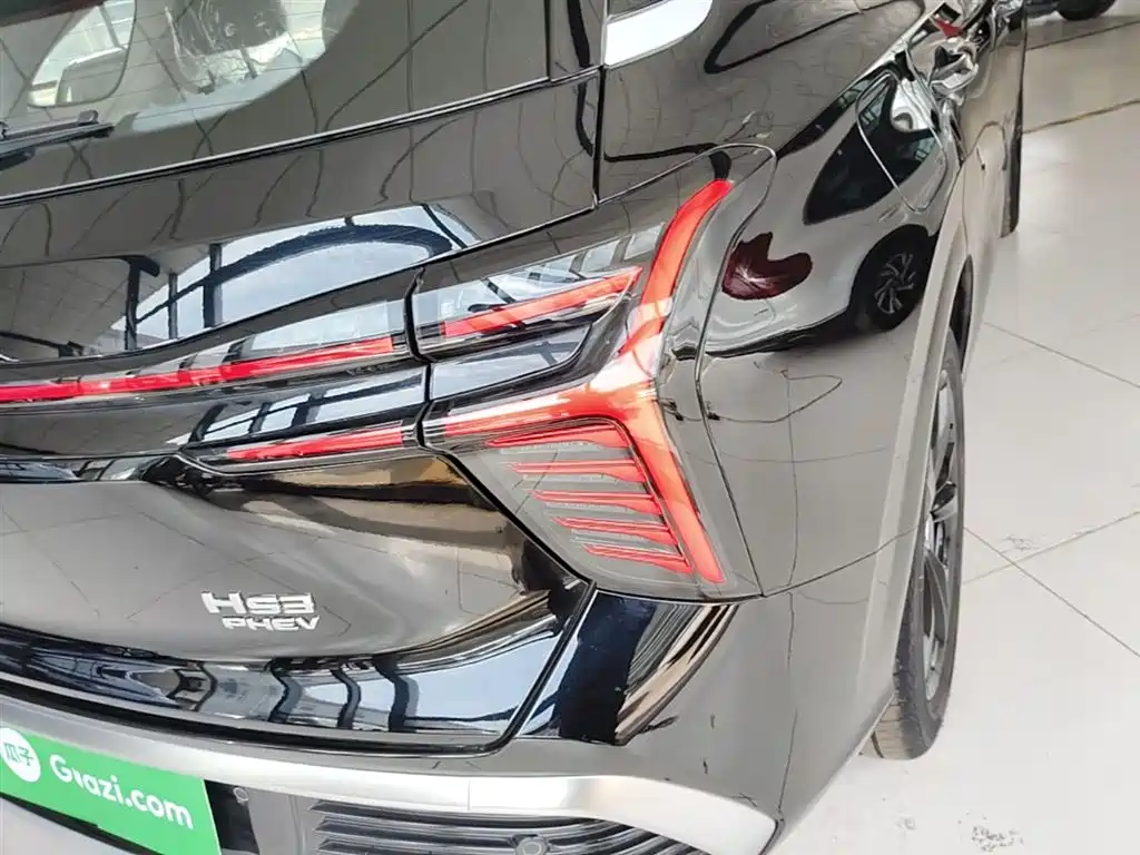 Hongqi HS3 PHEV 2025 117km PLUS