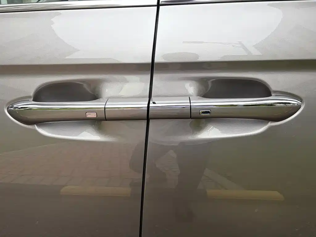 Roewe iMAX8 New Energy — миниатюра 7