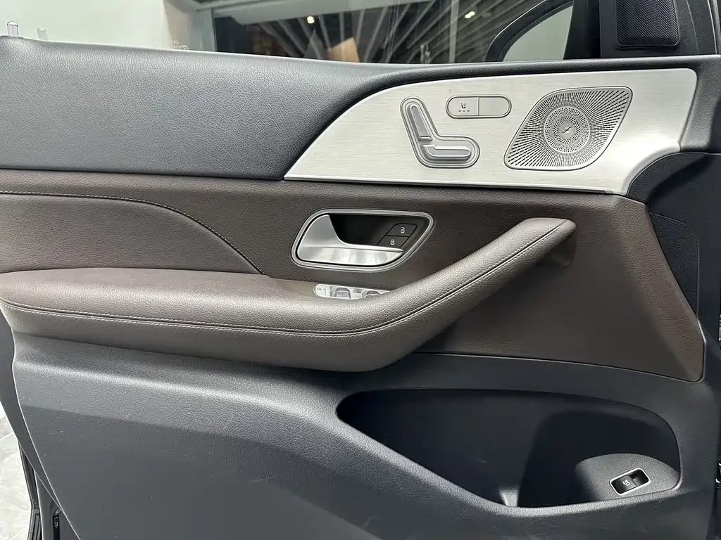 Mercedes-Benz GLE (Import) — миниатюра 21
