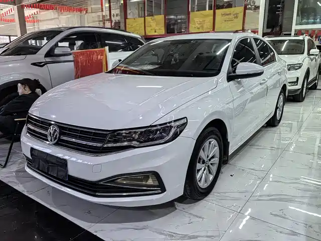 VOLKSWAGEN BORA 2019