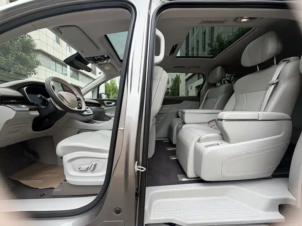 Roewe iMAX8 New Energy — миниатюра 21
