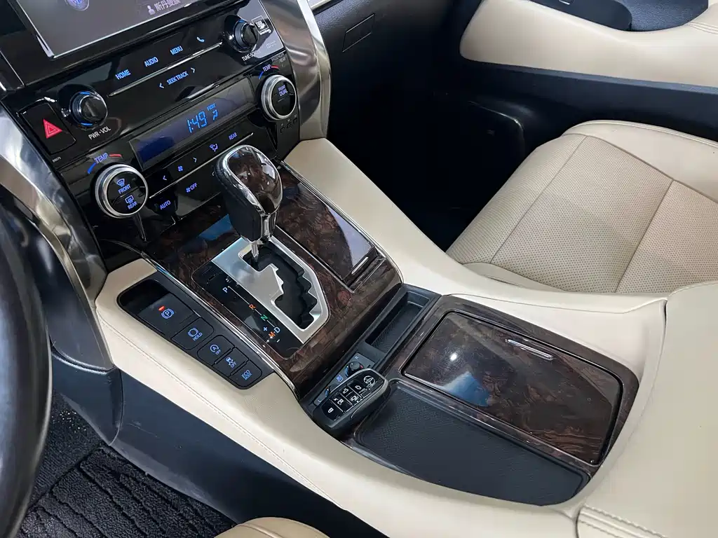 Toyota Alphard 2018 3.5L Luxury