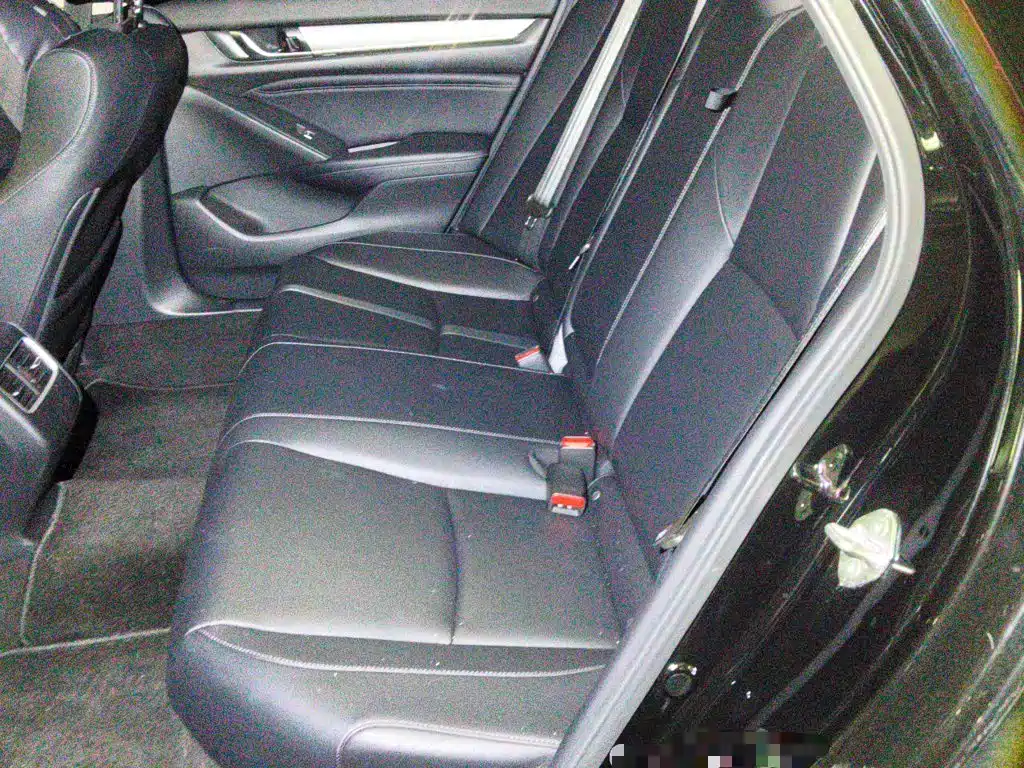 Honda Accord — миниатюра 18