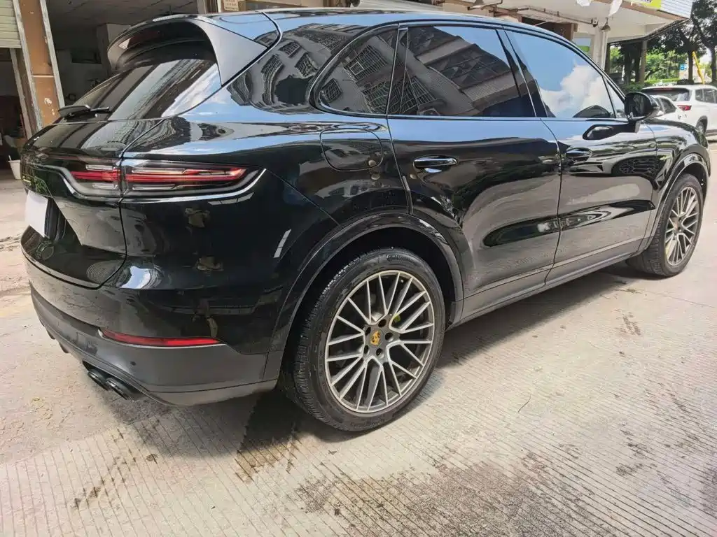Porsche Cayenne Hybrid — миниатюра 12