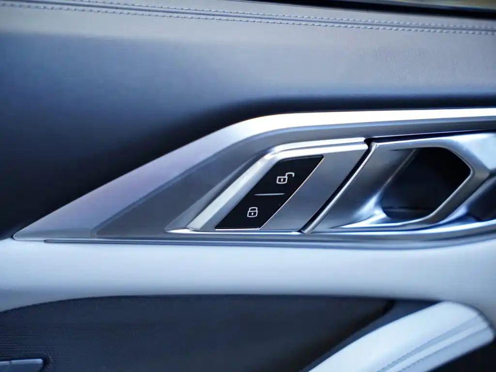 BMW M4 — миниатюра 17