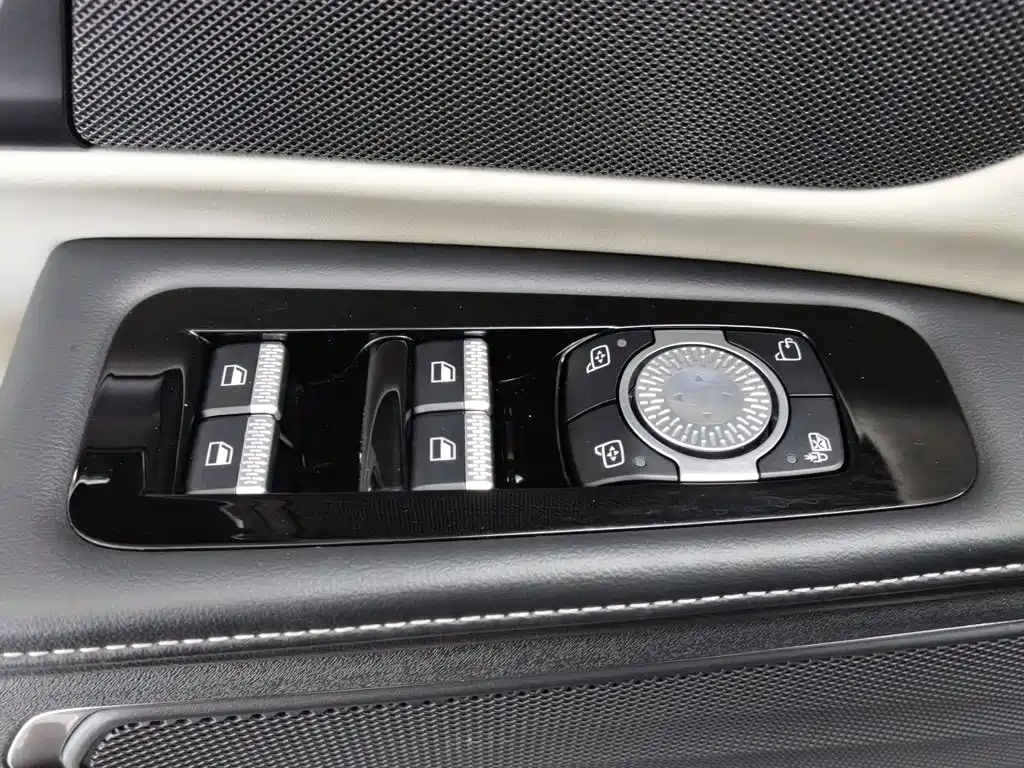 Lincoln Nautilus 2023 2.0T Premium