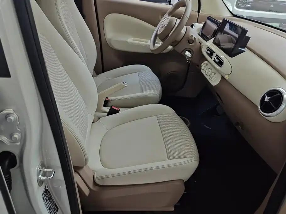 Wuling MINIEV — миниатюра 8