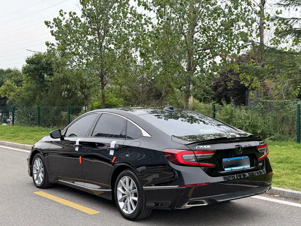 Honda Accord — миниатюра 11