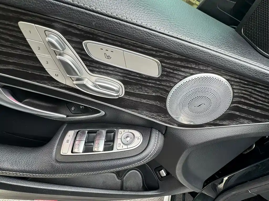 Mercedes-Benz C-Class — миниатюра 7